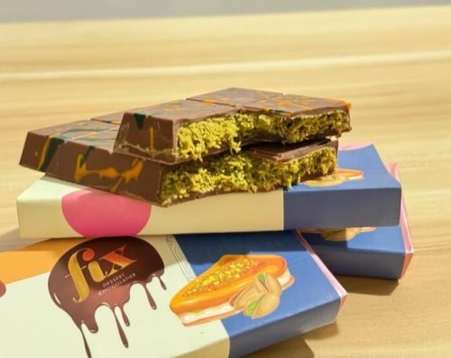 Buy Milk/Dark Dubai Pistachio Dessert Chocolate - Image 2